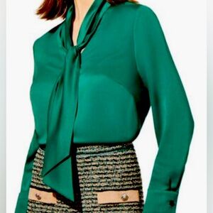Ming Wang Green Tie Neck Crêpe de Chine Blouse in Jewel Medium